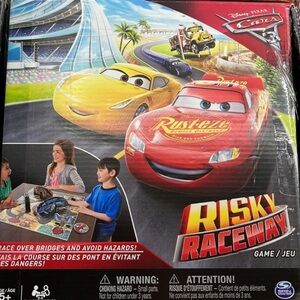 Spin Master Games: Cars‎ 3 - Risky Raceway - The Ultimate Board Game Experience